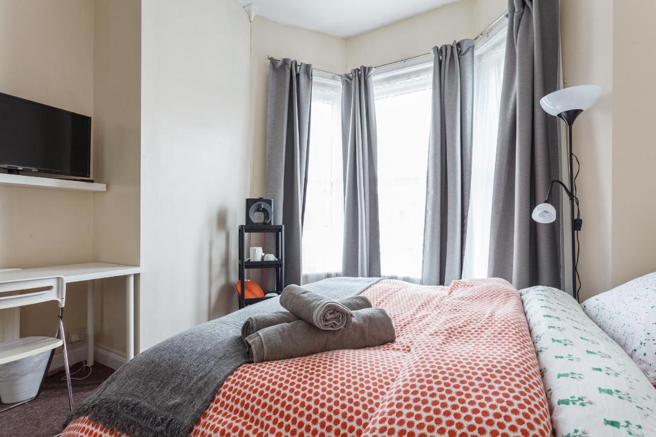 Shirley House 1, Guest House, Self Catering, Self Check In With Smart Locks, Use Of Fully Equipped Kitchen, Walking Distance To Southampton Central, Excellent Transport Links, Ideal For Longer Stays Esterno foto