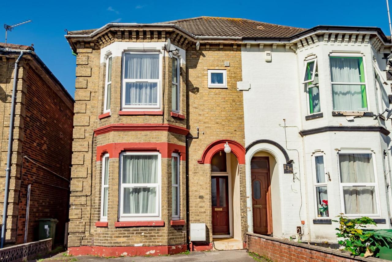 Shirley House 1, Guest House, Self Catering, Self Check In With Smart Locks, Use Of Fully Equipped Kitchen, Walking Distance To Southampton Central, Excellent Transport Links, Ideal For Longer Stays Esterno foto
