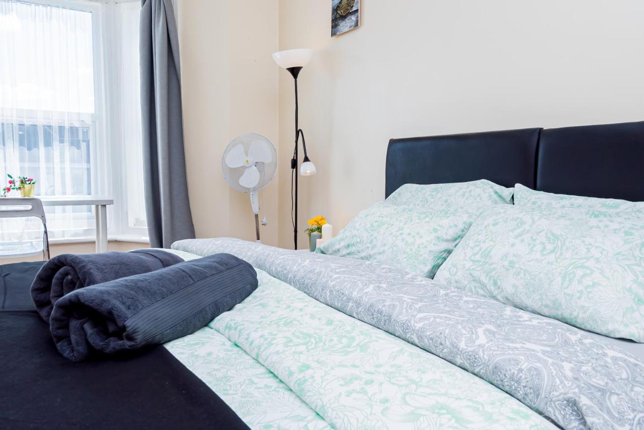 Shirley House 1, Guest House, Self Catering, Self Check In With Smart Locks, Use Of Fully Equipped Kitchen, Walking Distance To Southampton Central, Excellent Transport Links, Ideal For Longer Stays Esterno foto
