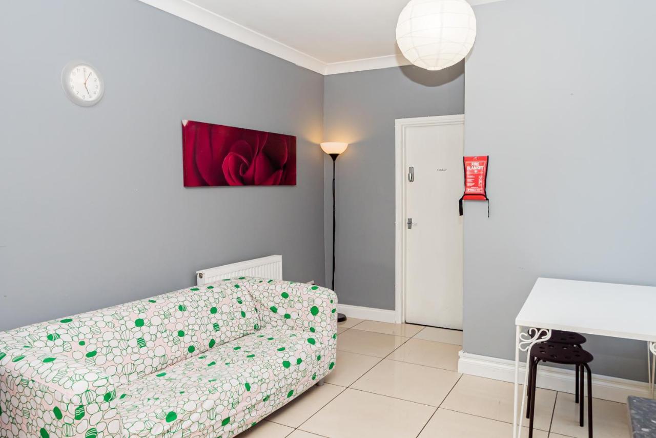 Shirley House 1, Guest House, Self Catering, Self Check In With Smart Locks, Use Of Fully Equipped Kitchen, Walking Distance To Southampton Central, Excellent Transport Links, Ideal For Longer Stays Esterno foto