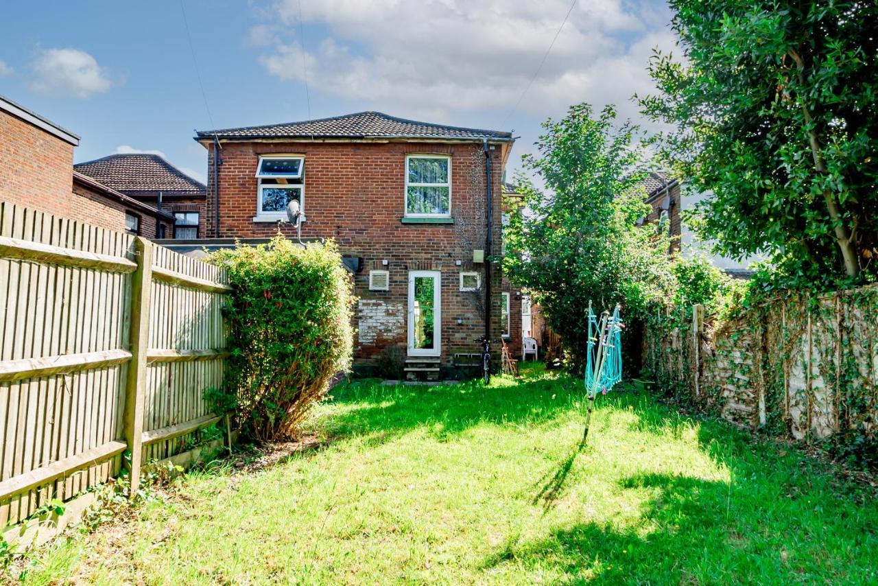 Shirley House 1, Guest House, Self Catering, Self Check In With Smart Locks, Use Of Fully Equipped Kitchen, Walking Distance To Southampton Central, Excellent Transport Links, Ideal For Longer Stays Esterno foto
