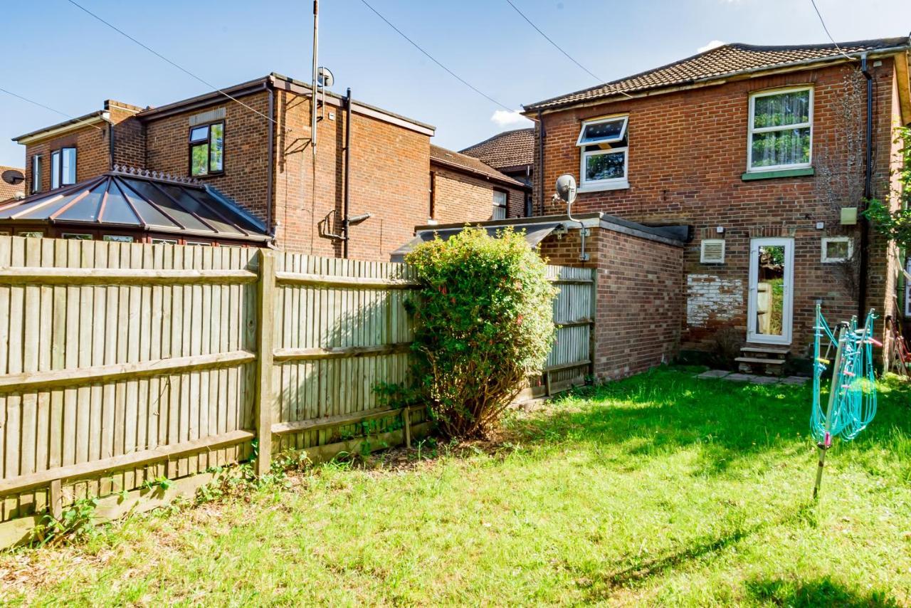 Shirley House 1, Guest House, Self Catering, Self Check In With Smart Locks, Use Of Fully Equipped Kitchen, Walking Distance To Southampton Central, Excellent Transport Links, Ideal For Longer Stays Esterno foto
