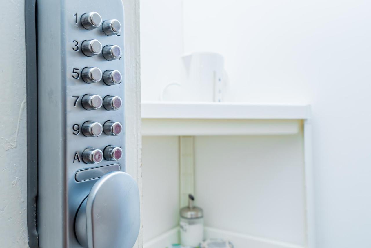 Shirley House 1, Guest House, Self Catering, Self Check In With Smart Locks, Use Of Fully Equipped Kitchen, Walking Distance To Southampton Central, Excellent Transport Links, Ideal For Longer Stays Esterno foto
