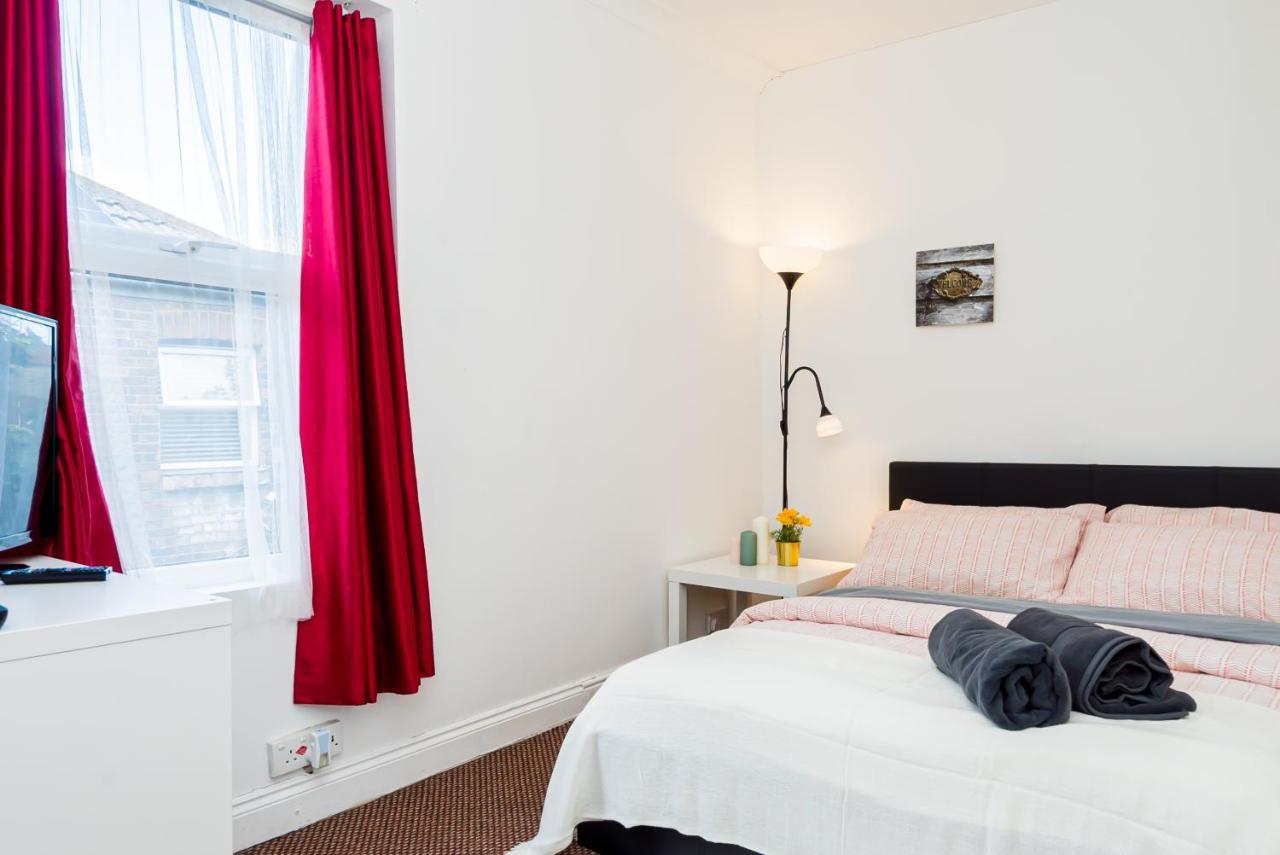 Shirley House 1, Guest House, Self Catering, Self Check In With Smart Locks, Use Of Fully Equipped Kitchen, Walking Distance To Southampton Central, Excellent Transport Links, Ideal For Longer Stays Esterno foto