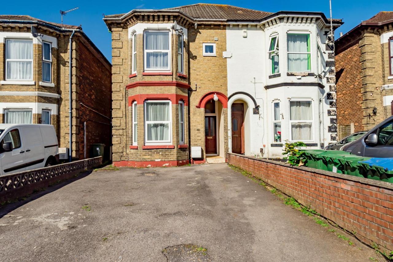 Shirley House 1, Guest House, Self Catering, Self Check In With Smart Locks, Use Of Fully Equipped Kitchen, Walking Distance To Southampton Central, Excellent Transport Links, Ideal For Longer Stays Esterno foto