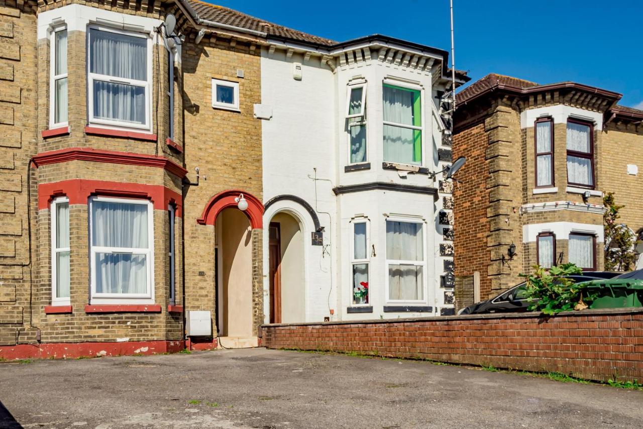 Shirley House 1, Guest House, Self Catering, Self Check In With Smart Locks, Use Of Fully Equipped Kitchen, Walking Distance To Southampton Central, Excellent Transport Links, Ideal For Longer Stays Esterno foto