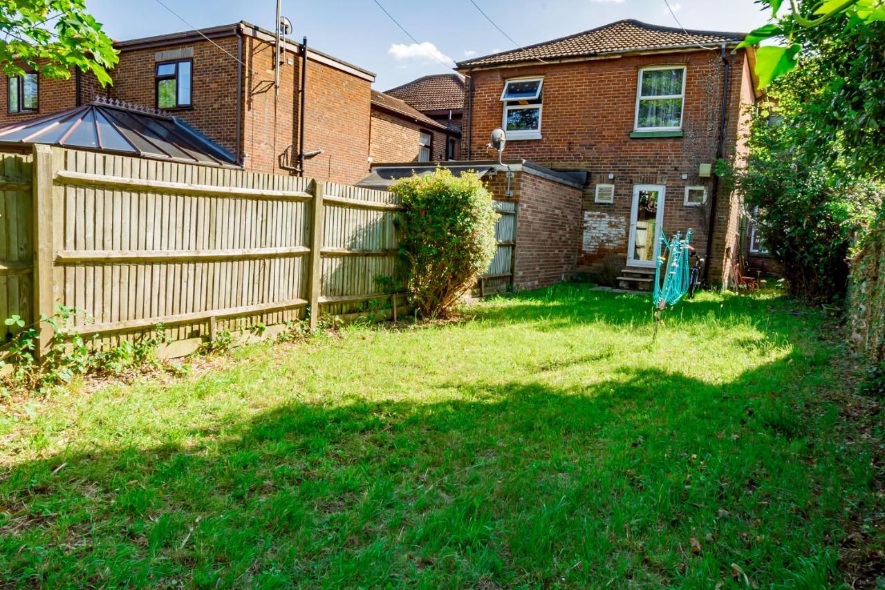 Shirley House 1, Guest House, Self Catering, Self Check In With Smart Locks, Use Of Fully Equipped Kitchen, Walking Distance To Southampton Central, Excellent Transport Links, Ideal For Longer Stays Esterno foto