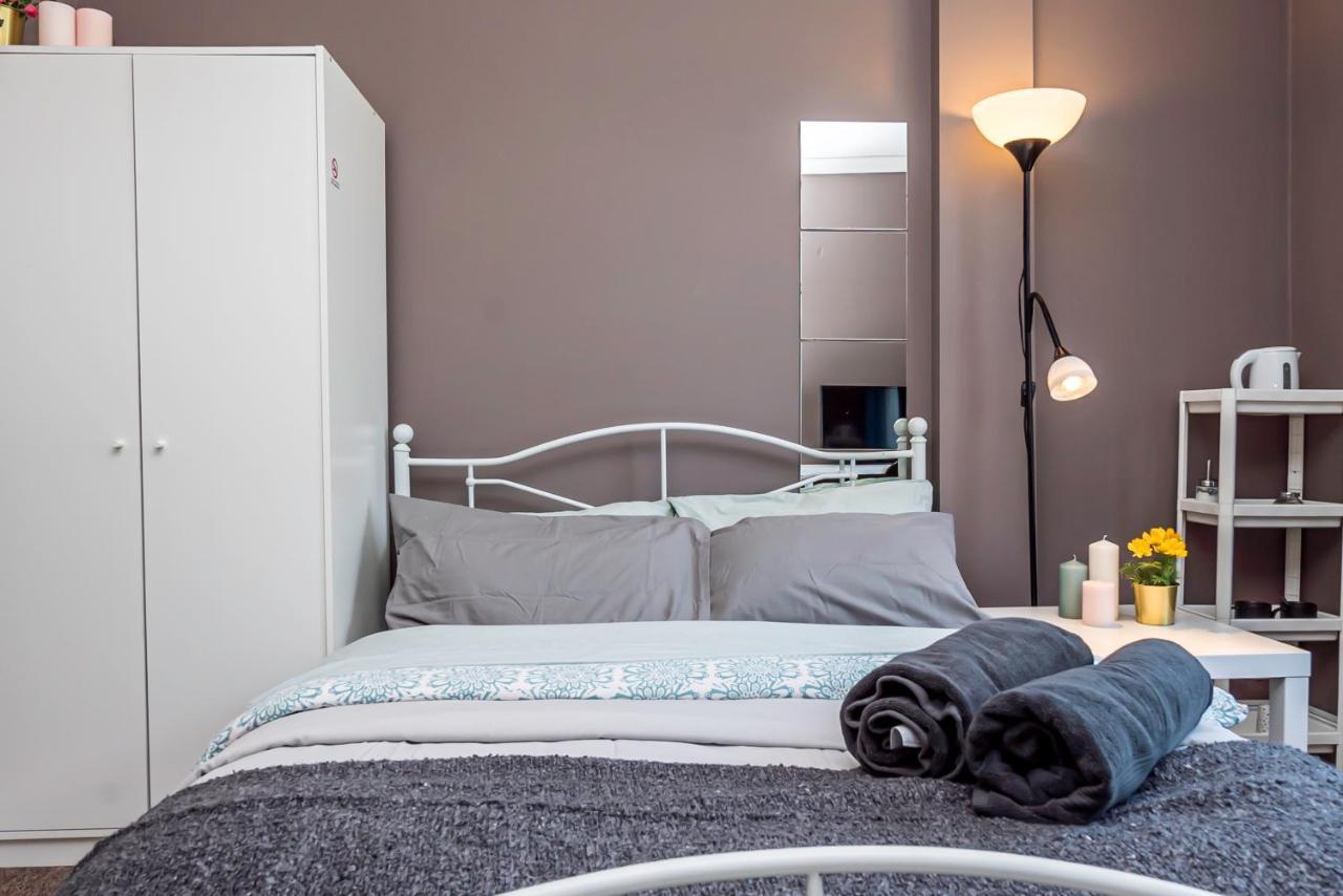 Shirley House 1, Guest House, Self Catering, Self Check In With Smart Locks, Use Of Fully Equipped Kitchen, Walking Distance To Southampton Central, Excellent Transport Links, Ideal For Longer Stays Esterno foto