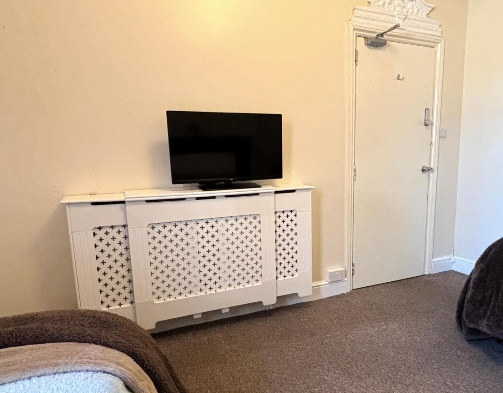 Shirley House 1, Guest House, Self Catering, Self Check In With Smart Locks, Use Of Fully Equipped Kitchen, Walking Distance To Southampton Central, Excellent Transport Links, Ideal For Longer Stays Esterno foto