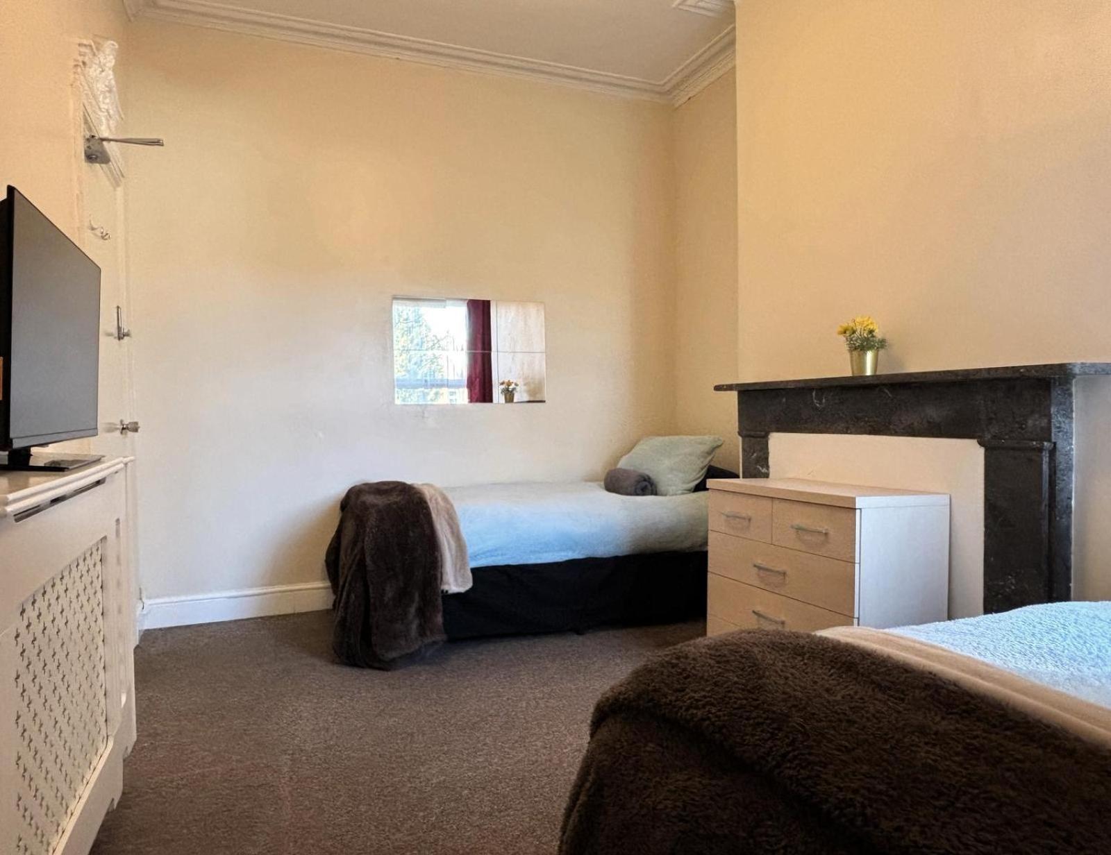 Shirley House 1, Guest House, Self Catering, Self Check In With Smart Locks, Use Of Fully Equipped Kitchen, Walking Distance To Southampton Central, Excellent Transport Links, Ideal For Longer Stays Esterno foto